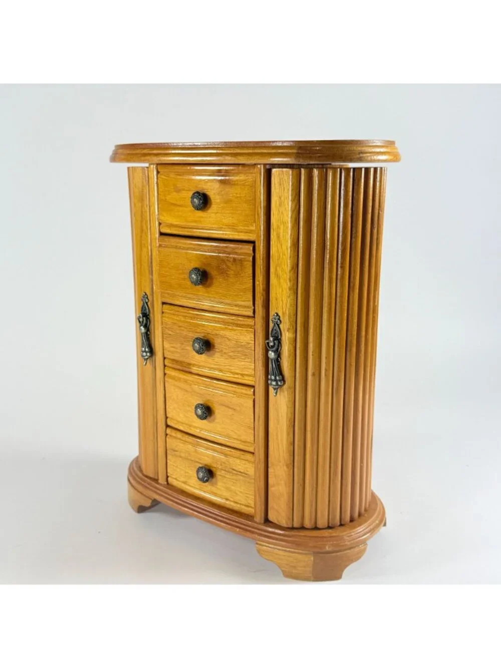 Unbranded oak jewelry